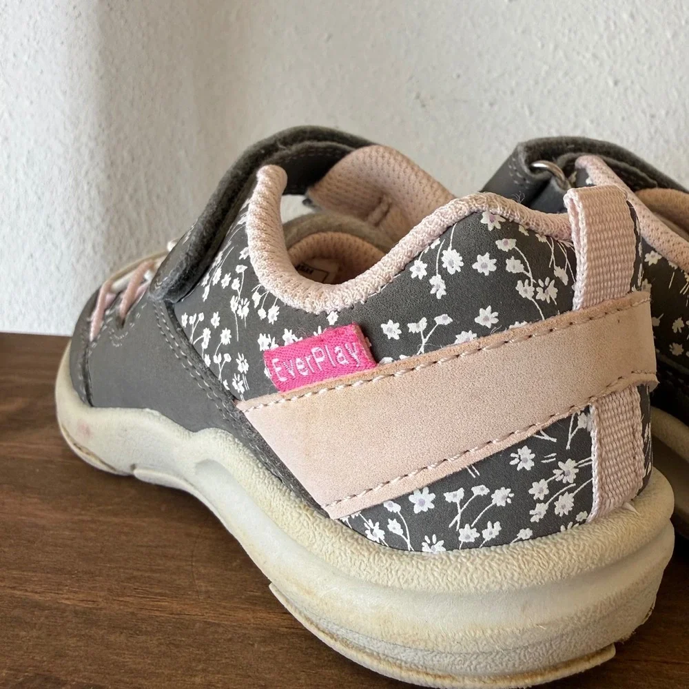 OshKosh B'gosh Cycla Gray Floral Sneakers Toddler Girls Hook Loop Size 11M